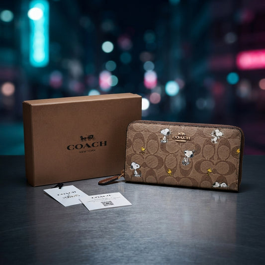 Coach X Peanuts Snap Wallet In Signature Canvas With Snoopy Print CBN32
